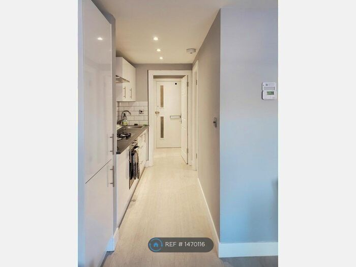 1 Bedroom Flat To Rent In Priory Court, Kingston Upon Thames, KT1