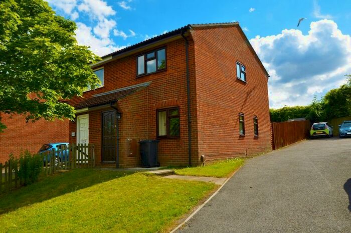 2 Bedroom Semi-Detached House To Rent In Cusden Drive, Andover, SP10