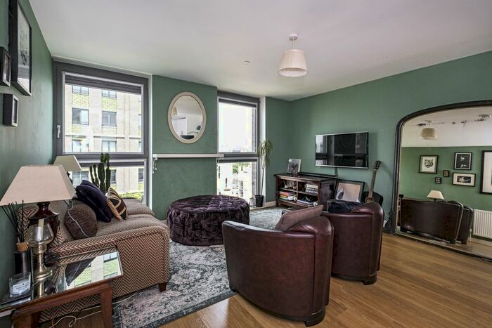 2 Bedroom Flat To Rent In York Way, London, N1C
