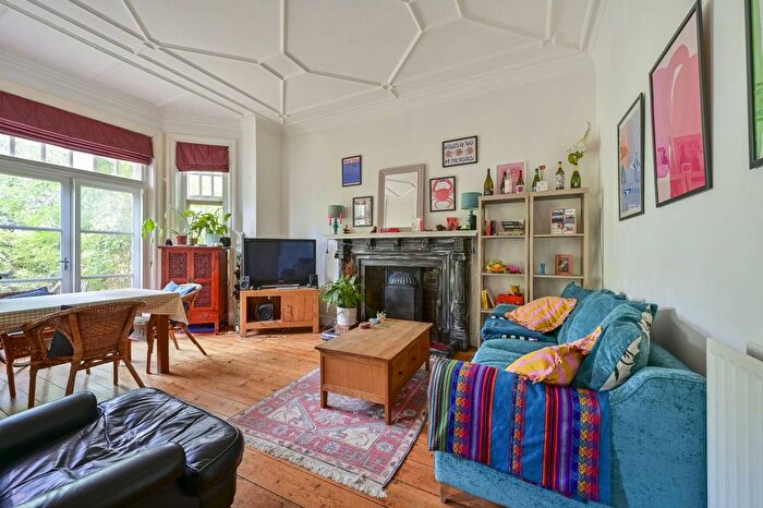 1 Bedroom Flat To Rent In Upper Richmond Road, Putney, London, SW15