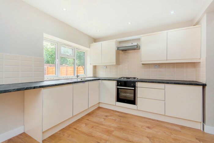 4 Bedroom Terraced House To Rent In Broadwater Road, Tooting Broadway, SW17