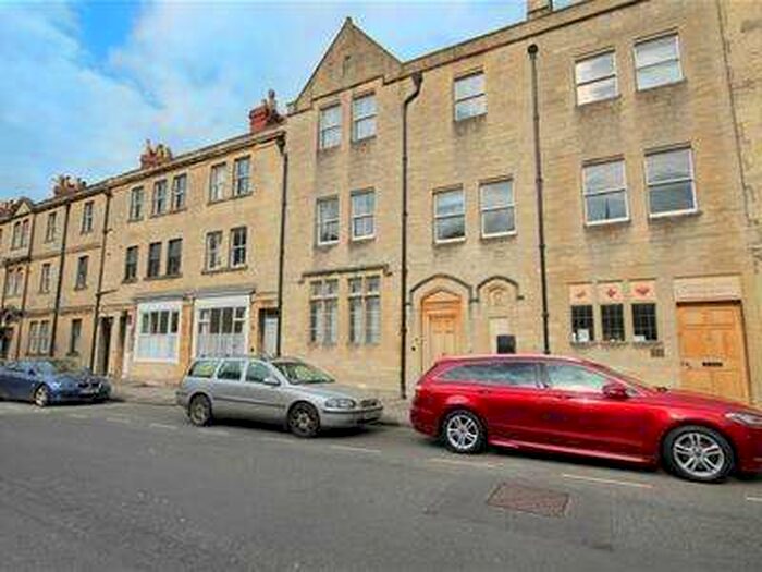 3 Bedroom Property To Rent In Grove Street, BA2