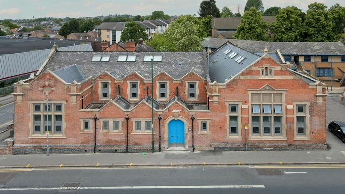 2 Bedroom Flat To Rent In Carlton Road, City Skirts, Nottingham, NG3