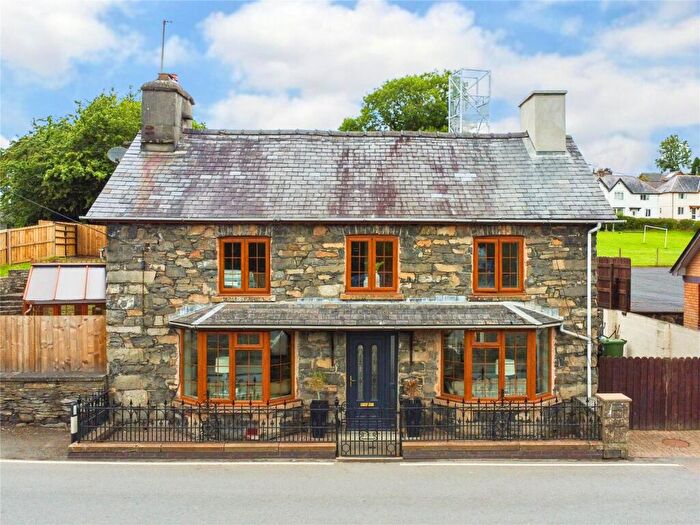 3 Bedroom Detached House For Sale In East Street, Rhayader, Powys, LD6