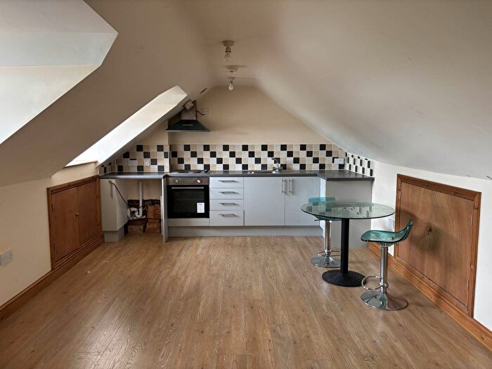 1 Bedroom Flat To Rent In Bridge Street, Caversham, RG4