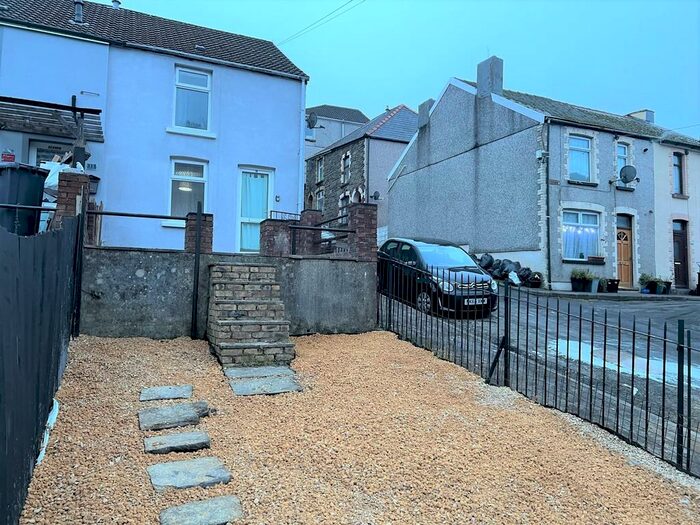 2 Bedroom End Of Terrace House To Rent In Hill Street, Abertillery, NP13