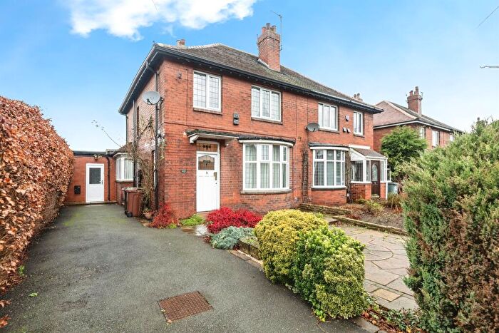 3 Bedroom Semi Detached House For Sale In Scotchman Lane, Morley, Leeds, LS27