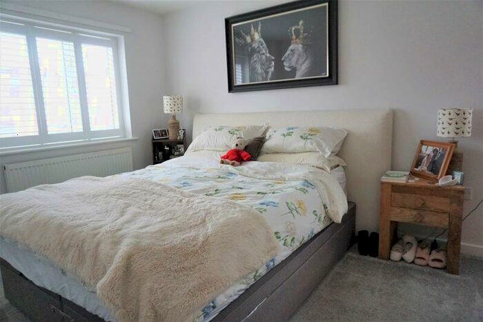 3 Bedroom Semi-Detached House For Sale In Wentworth Avenue, Preston, PR4