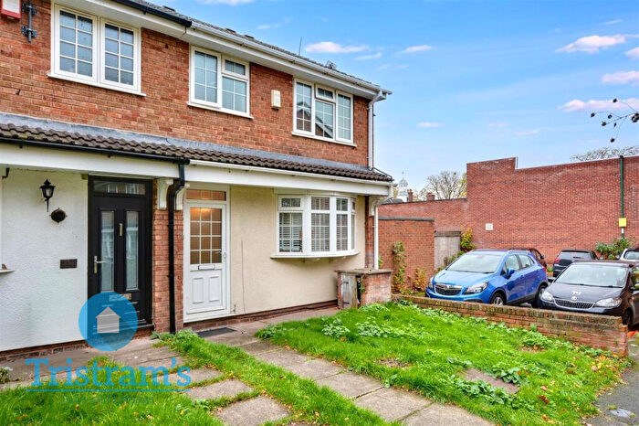 3 Bedroom End Of Terrace House To Rent In Saxon Green, Nottingham, NG7