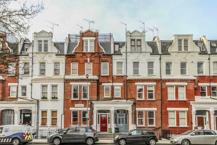 2 Bedroom Flat To Rent In Gledstanes Road, London, W14