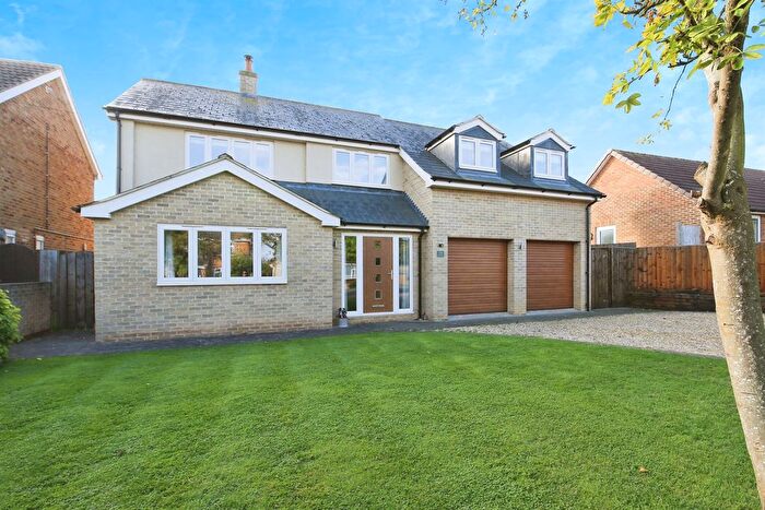 4 Bedroom Detached House For Sale In Oak Road, Stilton, Peterborough, PE7