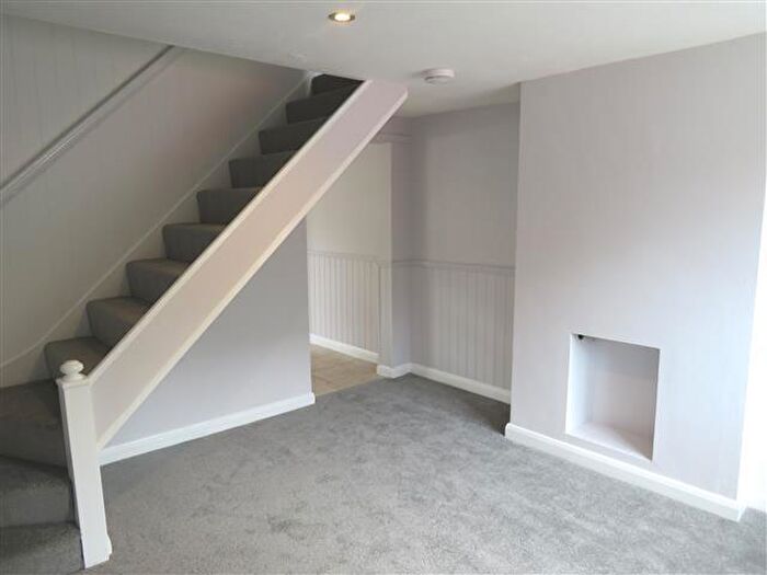 2 Bedroom Cottage To Rent In Western Road, Tring, HP23