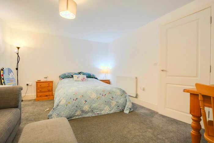 3 Bedroom Apartment For Sale In Wheatsheaf Court, Knighton Fields, Leicester, LE2