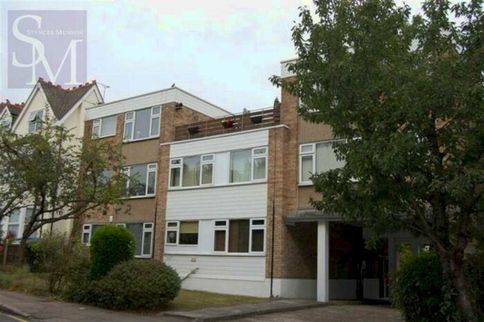 2 Bedroom Apartment To Rent In Rayburne Court, Palmerston Road, Buckhurst Hill, IG9