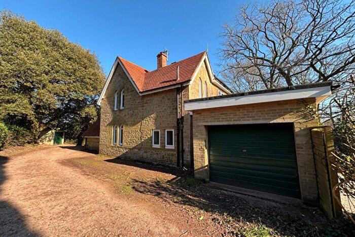 3 Bedroom Detached House To Rent In Carron Lane, Midhurst, GU29