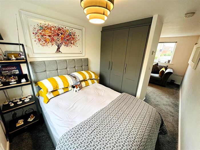 1 Bedroom Flat For Sale In Clog Mill Gardens, Selby, YO8