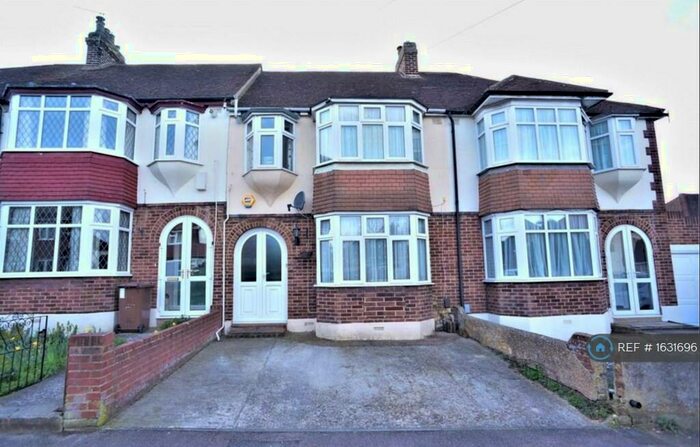 3 Bedroom Terraced House To Rent In Wilson Avenue, Rochester, ME1