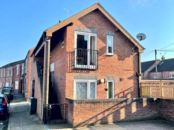 1 Bedroom Flat To Rent In Glencoe Street, , York, YO30