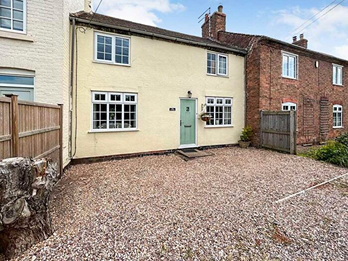 2 Bedroom Cottage For Sale In The Cottage, Platt Lane, Nottingham, NG12