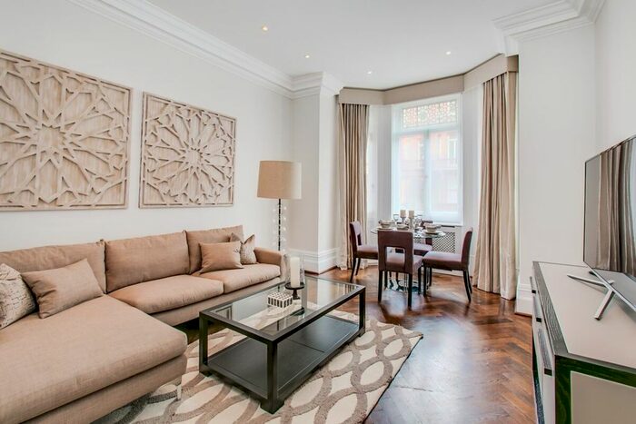 1 Bedroom Flat To Rent In Sloane Gardens, London, SW1W