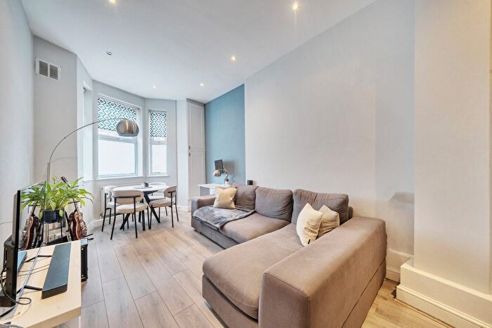 1 Bedroom Maisonette For Sale In West Hill, Putney, London, SW18