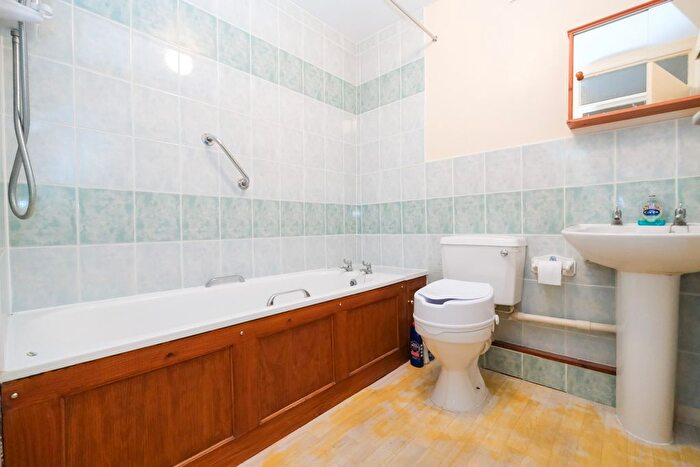 1 Bedroom Flat For Sale In Chislehurst Road, Orpington, BR6