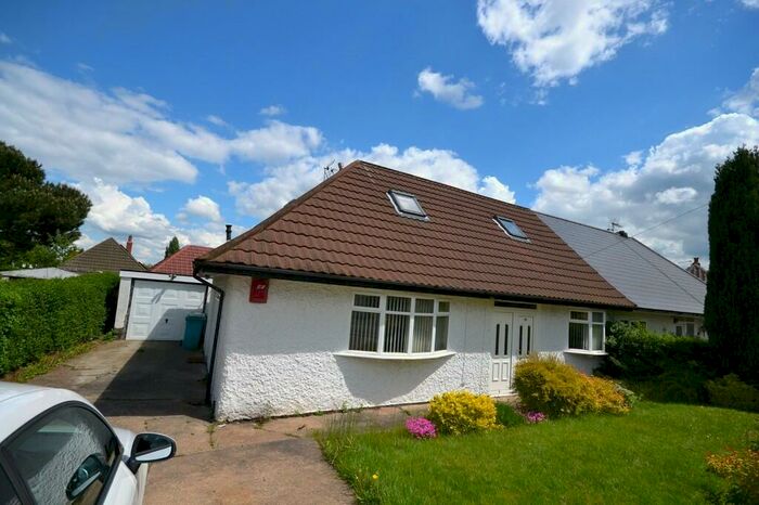 4 Bedroom Semi-Detached Bungalow To Rent In Hawton Crescent, Wollaton, NG8