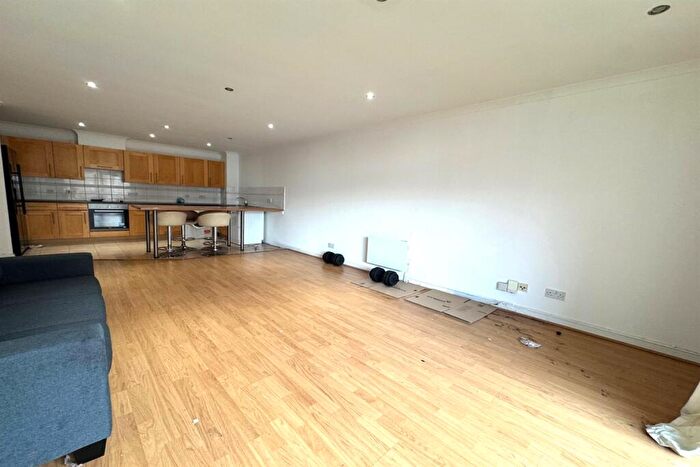 2 Bedroom Apartment To Rent In Hull Place, E16