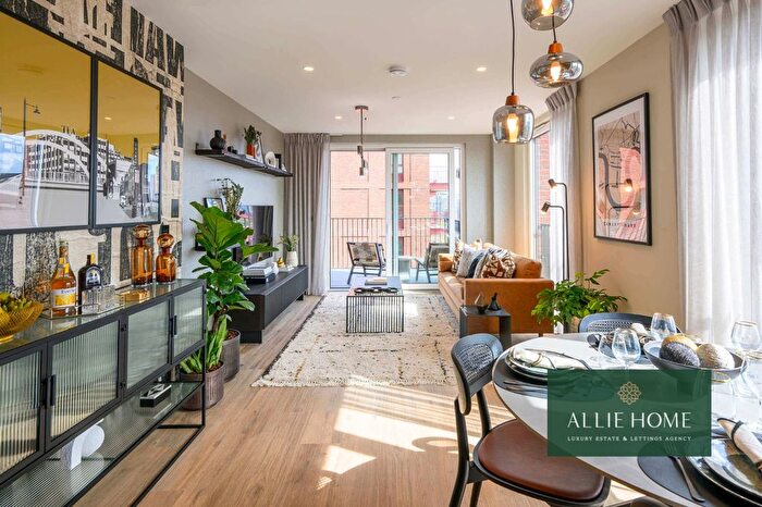 2 Bedroom Flat For Sale In London, E14
