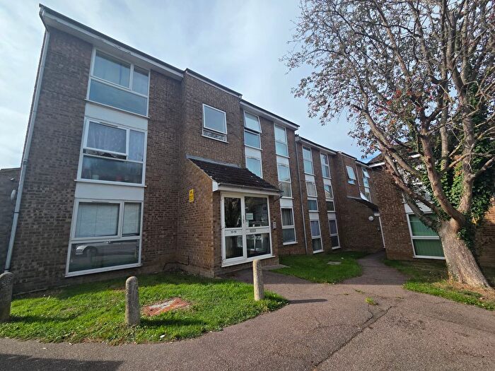 2 Bedroom Flat To Rent In Ribbledale, St. Albans, AL2