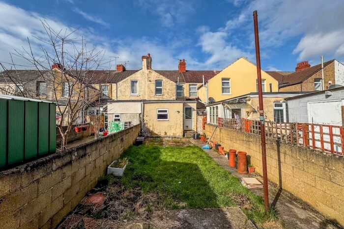 3 Bedroom Terraced House To Rent In Station Road, Swindon, SN1