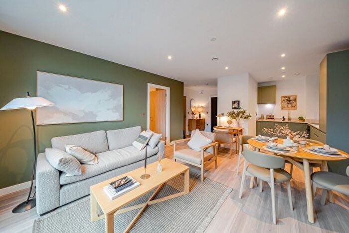 1 Bedroom Flat To Rent In Silbury Boulevard, Milton Keynes, MK9