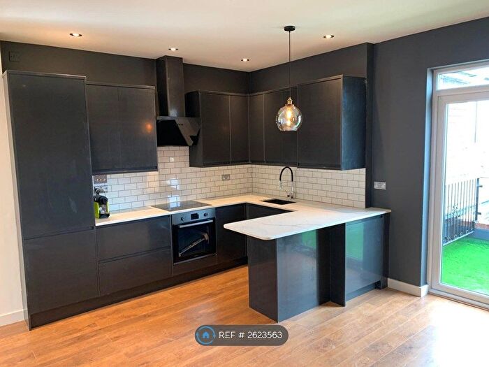 2 Bedroom Flat To Rent In Ridge Road, London, N8