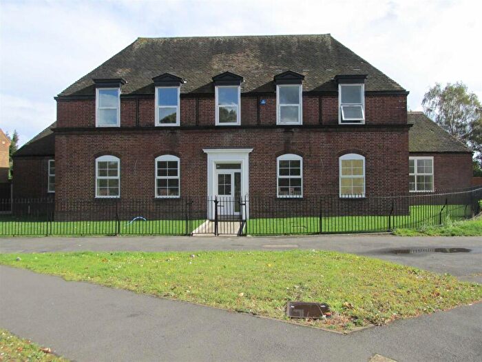 2 Bedroom Flat To Rent In Horseley Road, Tipton, DY4