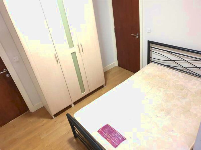 1 Bedroom Studio Flat To Rent In Kenton Avenue, Southall, Middlesex, UB1