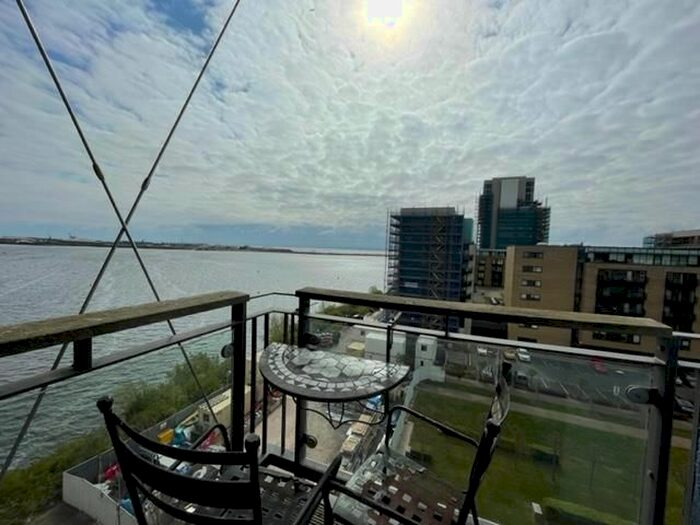 2 Bedroom Flat To Rent In Ferry Court, Cardiff, CF11