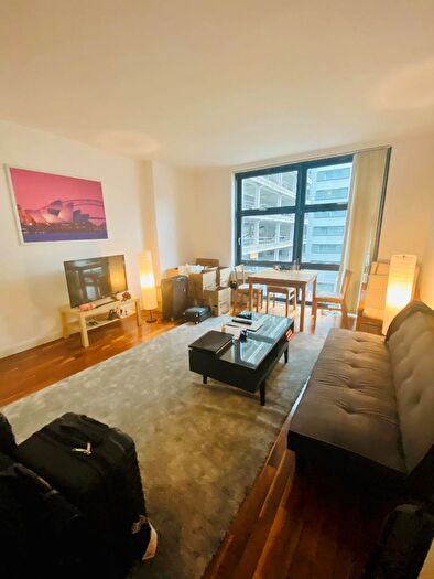 1 Bedroom Apartment To Rent In Discovery Dock West, South Quay Square, Canary Wharf, South Quay, London, E14