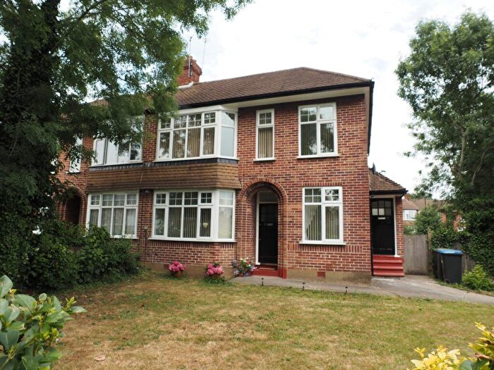 2 Bedroom Maisonette To Rent In Myddelton Avenue, Enfield, EN1