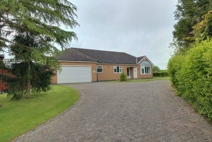 3 Bedroom Detached Bungalow For Sale In The Stray, South Cave, HU15
