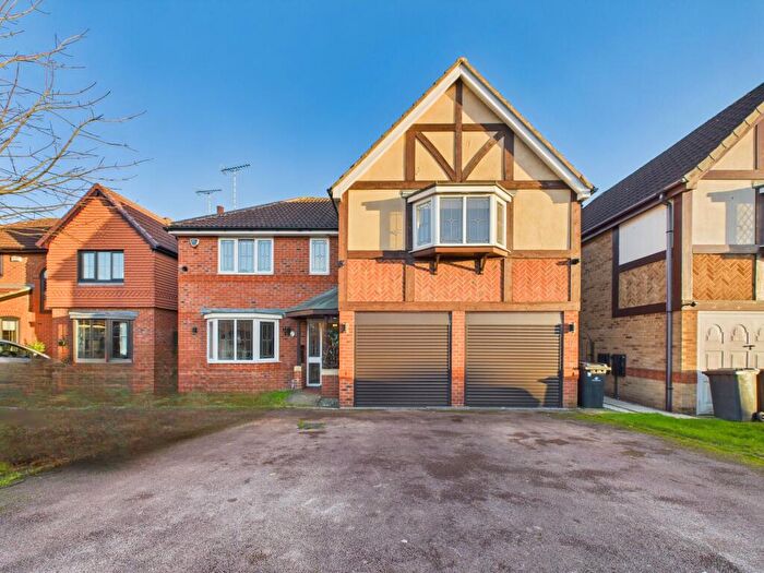 5 Bedroom Detached House For Sale In Hargreaves Close, Littleover, DE23