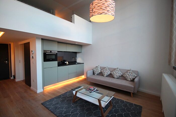 1 Bedroom Flat To Rent In Flat, Mcdonald Road, Broughton, Edinburgh, EH7