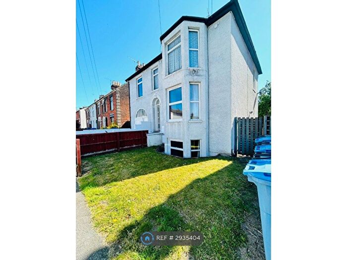 3 Bedroom Maisonette To Rent In Kemball Street, Ipswich, IP4