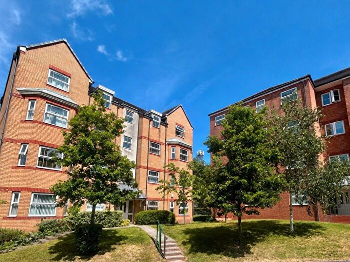 2 Bedroom Flat For Sale In Goodrich Mews, Upper Gornal, DY3