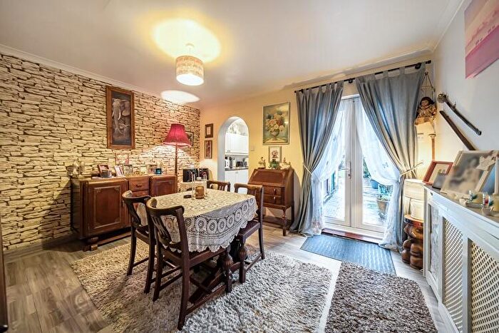 3 Bedroom Terraced House For Sale In Canning Road, Aldershot, Hampshire, GU12