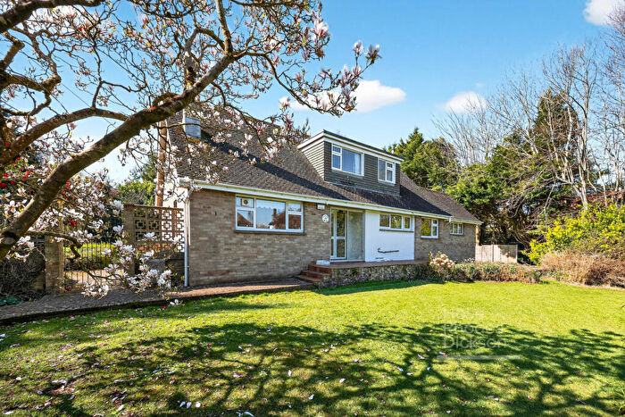 4 Bedroom Detached House For Sale In Recreation Ground Road, Newport, Isle Of Wight, PO30