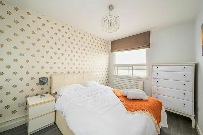 2 Bedroom Flat To Rent In Harrowby Street, Marylebone, London, W1H