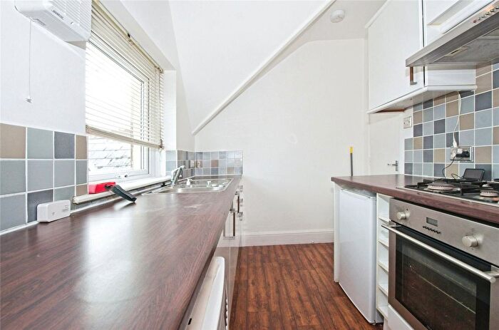 1 Bedroom Flat For Sale In Claude Road, Cardiff, CF24