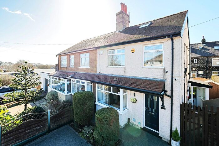 3 Bedroom Semi-detached House For Sale In Billingwood Drive, Rawdon, Leeds, West Yorkshire, LS19