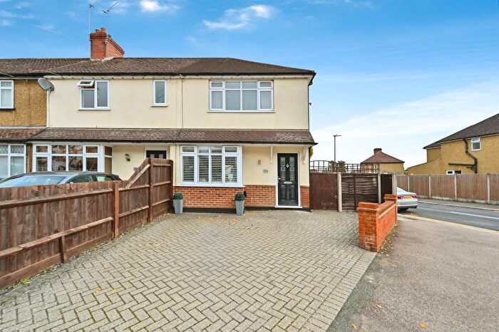 2 Bedroom End Of Terrace House For Sale In Briar Road, Kingswood, Watford, WD25
