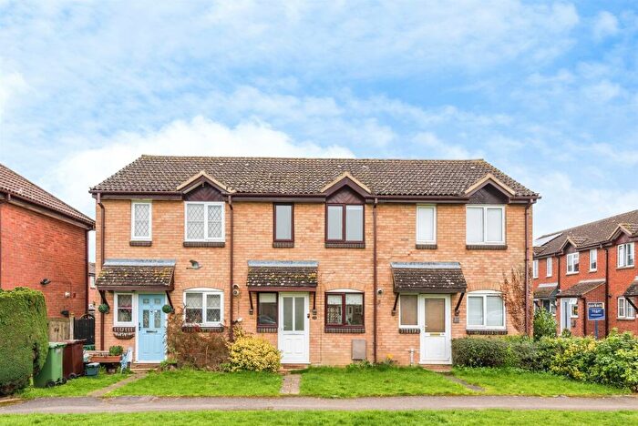 2 Bedroom Terraced House For Sale In Pelham Road, Thame, OX9